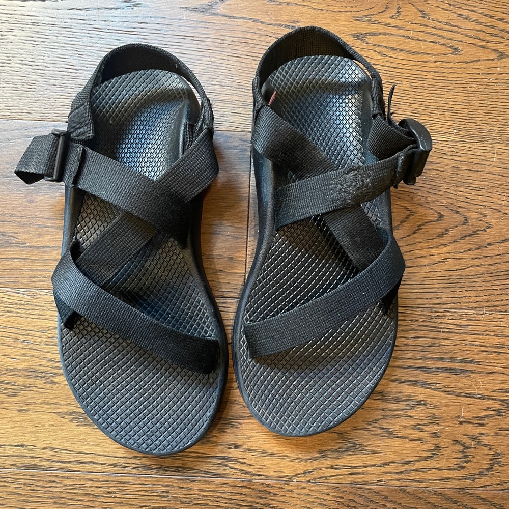 Chaco Women’s Z/1 Adjustable Strap Sandal Black size 8